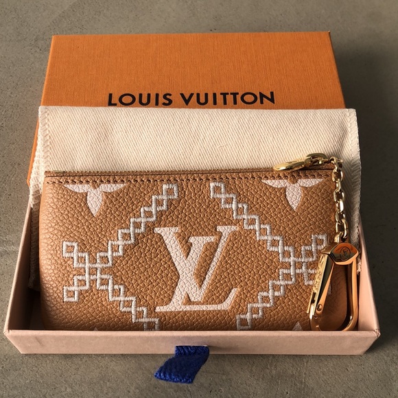 ❤️SOLD DIRECT❤️🦄 Limited Edition Louis Vuitton Key Pouch - Picture 3 of 9